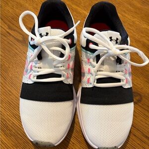 Under Armor Charged Breathe Bliss Paint Splatter Women Sz 6